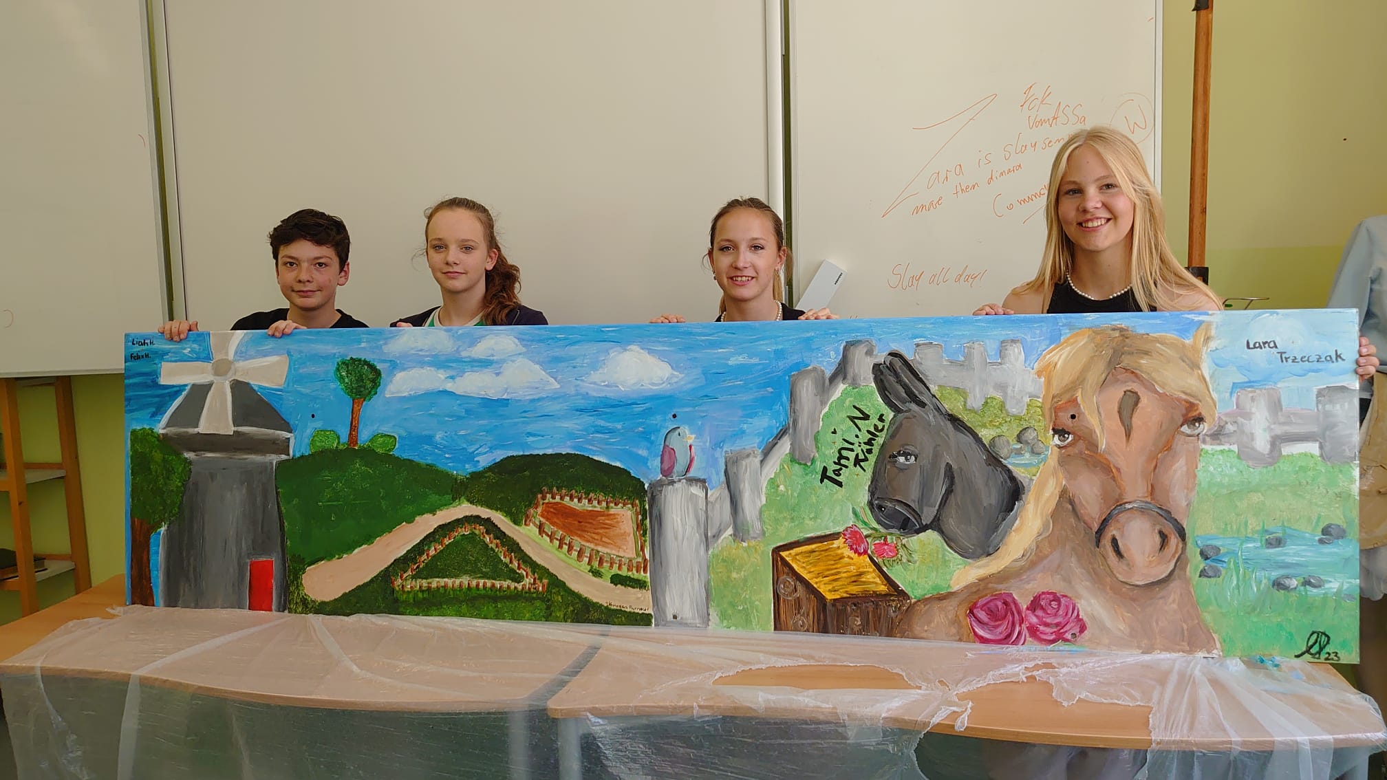 Muehlenpfadtafel_mit_Kuenstlern Muehlenpfadtafel_mit_Kuenstlern