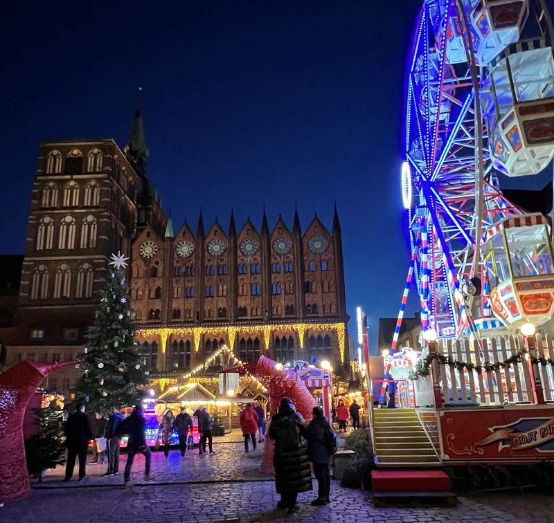 Weihnachtsmarkt Stralsund ältester Weihnachtsmarkt an der Ostsee ist